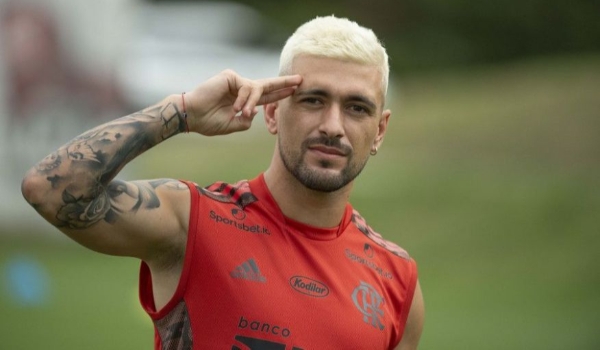 Arrascaeta volta ao Flamengo em jogo da Libertadores, na Argentina