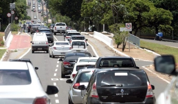 Licenciamento de veículos com placa final 3 acontece neste mês de maio em MS