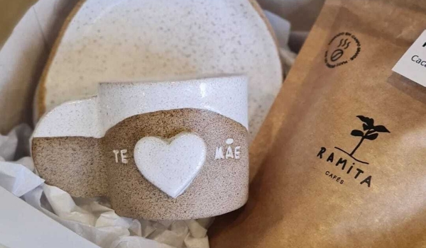 De cerâmica até comida crua, é possível inovar no Dia das Mães