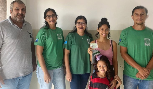 No Mês das Mães, jovem realiza sonho da habilitação graças ao programa CNH Social