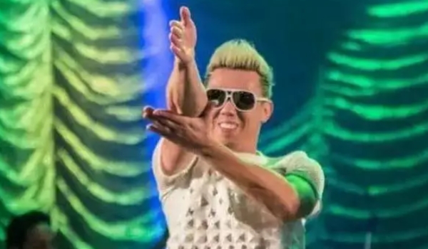 Foragido da Justiça, coreógrafo é preso após outras denúncias de assédio em SC