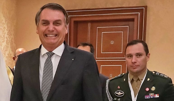 Saques feitos por Cid da conta de Bolsonaro somam R$ 634 mil, segundo defesa do ex-presidente