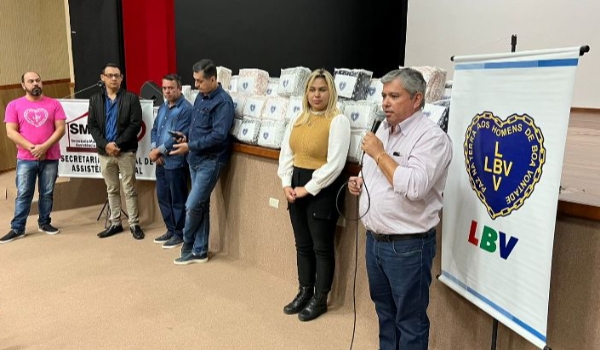 Bela Vista: Prefeito Piti entrega cobertores doados pela LBV