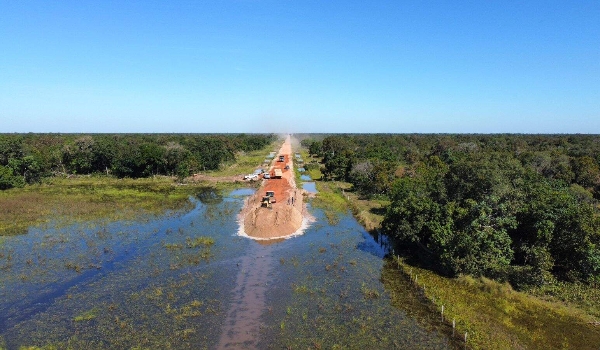 Obras levam 612 km de estradas ao Pantanal, com desafio de “vencer” as águas