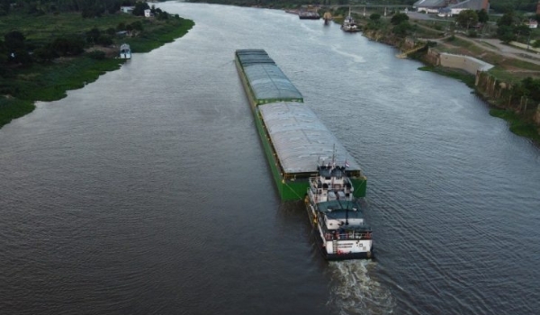 Transporte pela hidrovia cresce 80% e Porto Murtinho deve exportar até 1,2 milhão de toneladas neste ano