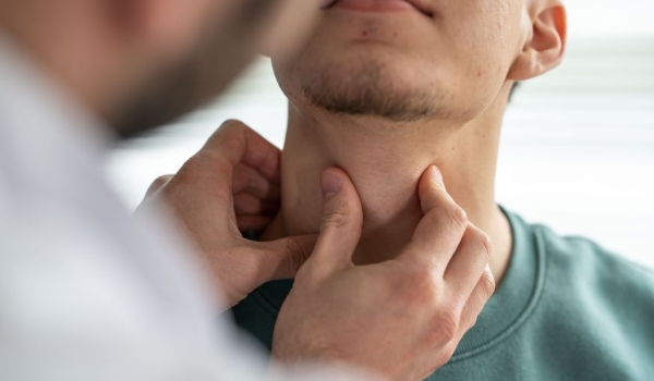 Hipotireoidismo é simples de resolver mas demanda tratamento, diz médica