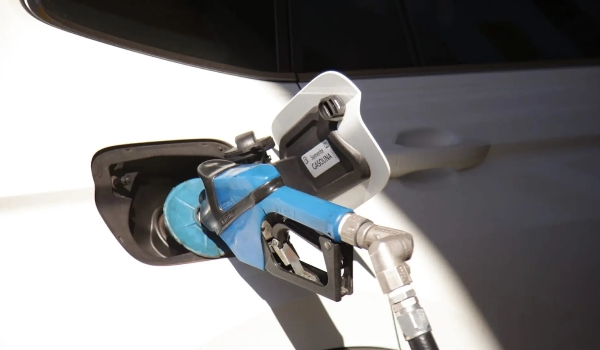 Sem imposto, gasolina será vendida a R$ 3,99 neste sábado em Campo Grande