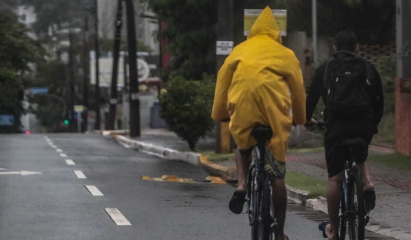 Último domingo de maio amanhece com chuva e dia permanece instável em MS