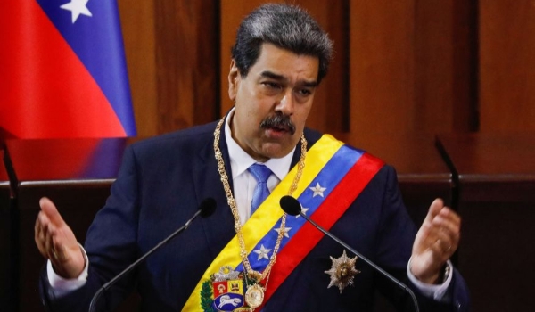 Maduro chega a Brasília para reunião com Lula e encontro de presidentes sul-americanos