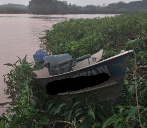 Turistas desaparecem no rio Miranda e deixam barco com coletes para trás