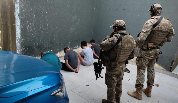 Traficantes que torturavam e incendiavam casas de desafetos são alvos da PF