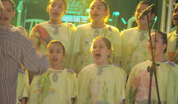 Primeira noite do Vozes na Fronteira, em Murtinho, destaca projetos sociais voltados à cultura