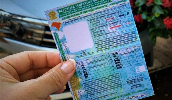 Semana começa com convocação de 150 candidatos do CNH Social