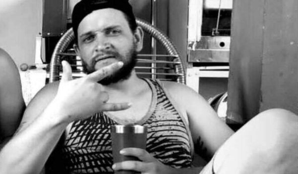 Atirador dispara 17 vezes e mata rapaz com tiros na cabeça