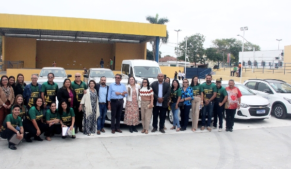 Nelson Cintra entrega 10 veículos para saúde e social nos 111 anos de Murtinho