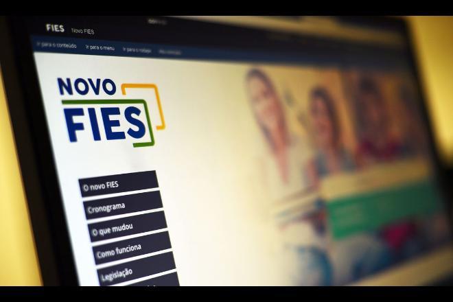 Estudantes podem se inscrever no Fies a partir de hoje