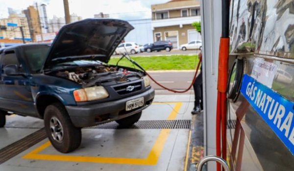 Motoristas de aplicativos citam economia de gastos e “mais dinheiro no bolso” com política de incentivos ao GNV