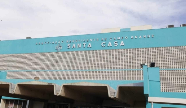 Juiz bloqueia R$ 367 mil para cirurgia de adolescente