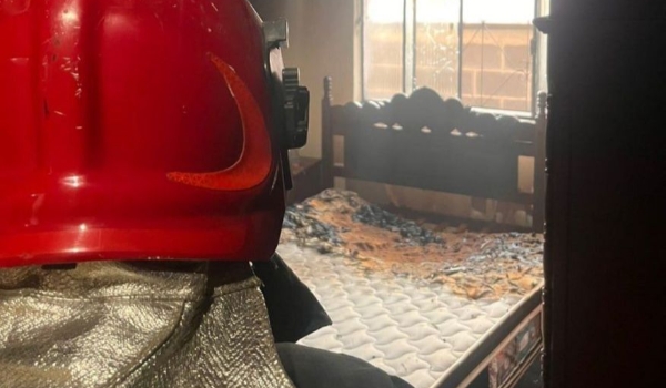 Idoso morre ao tentar acender cigarro na cama e causar incêndio em MG