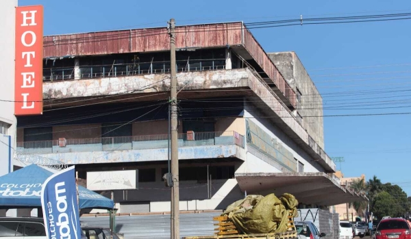 Prefeitura não tem previsão para concluir obra na antiga rodoviária