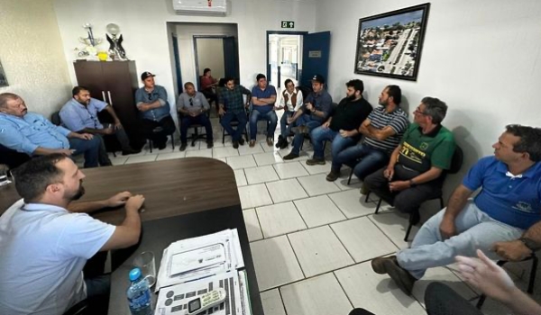 Câmara Municipal de Porto Murtinho recebe visita de representantes do Grupo Valeo e AGESUL