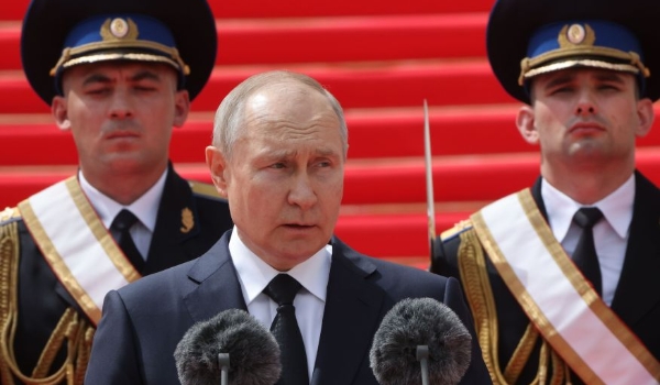 Vladimir Putin agradece ao exército russo por parar a “guerra civil” ao falar de rebelião