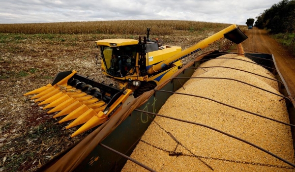 Governo anuncia Plano Safra de R$ 364 bilhões para médios e grandes produtores