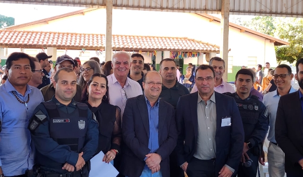 Presidente da Câmara de Caracol, Magaly Godoy entrega reivindicações ao vice-governador Barbosinha