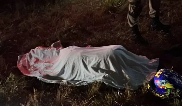 Motociclista morre ao perder controle de veículo e cair em rodovia