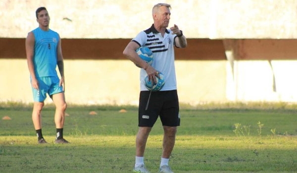 Lanterna de grupo, Operário estreia treinador ainda sonhando com classificação