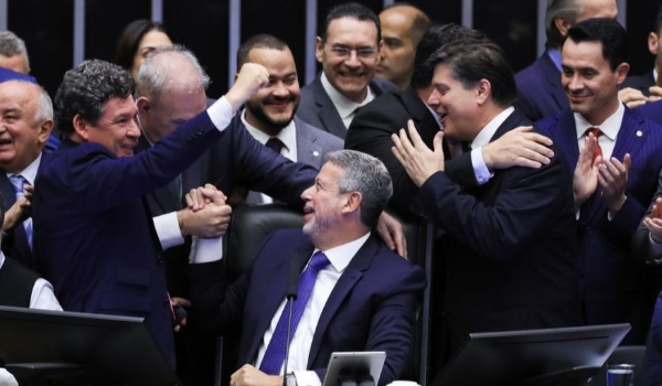 Reforma tributária deve gerar “efeito animador” sobre a economia, avalia especialista