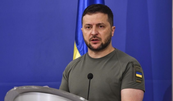 Ucrânia negocia armas de longo alcance com os EUA, diz Zelensky
