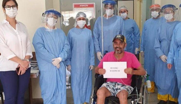 ‘Nasci de novo’, diz paciente curado do covid após 22 dias