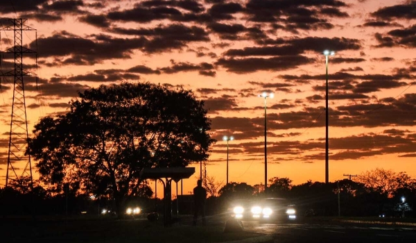 Quarta-feira deve ser quente e tempo começa a mudar amanhã em MS