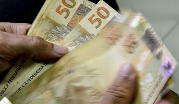 Desenrola começa na 2ª e 'limpará nome' de 1,5 milhão