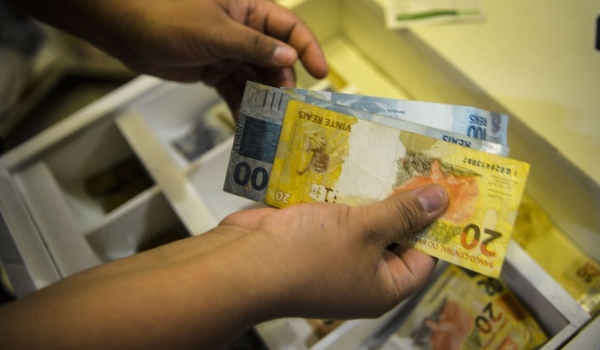 Caixa paga novo Bolsa Família a beneficiários com inscrição final 2