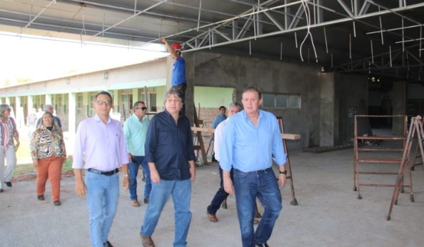 Secretários percorrem obras executadas pelo Governo em Bela Vista e recebem demandas para novas parcerias