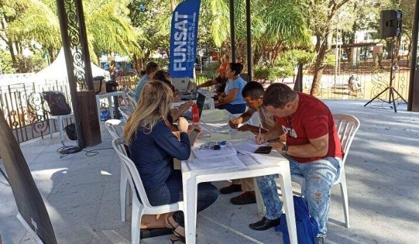 Semana termina com quase 200 vagas para operador de caixa na Capital