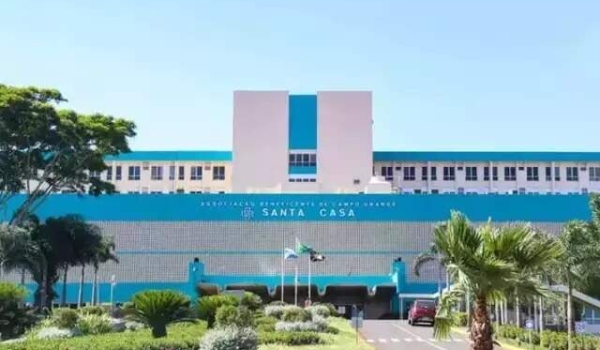 Rapaz é esfaqueado e levado inconsciente e em estado grave a hospital