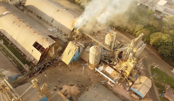 Sobe para 8 número de mortos em explosão em cooperativa no Paraná; causa é desconhecida