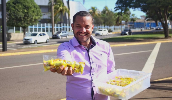 Marketing de Wellinton é garantir que ganha até R$ 12 mil com paçoca