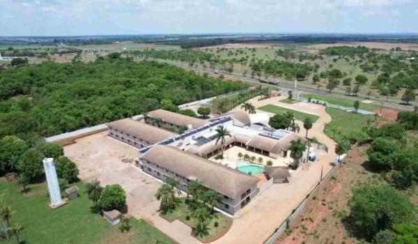 Com salários atrasados, funcionários da Clínica Carandá desistem de protesto após nova promessa