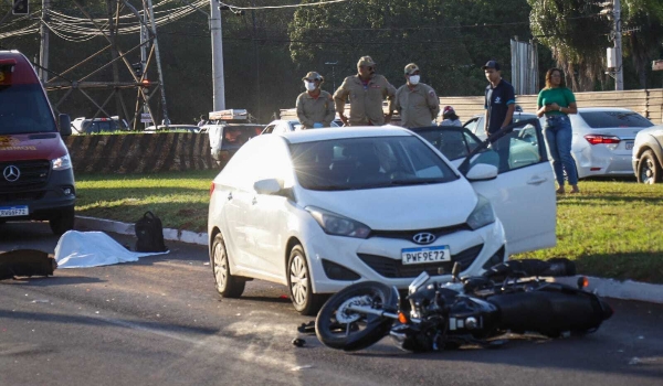 Acidente envolvendo três veículos mata motociclista na Capital