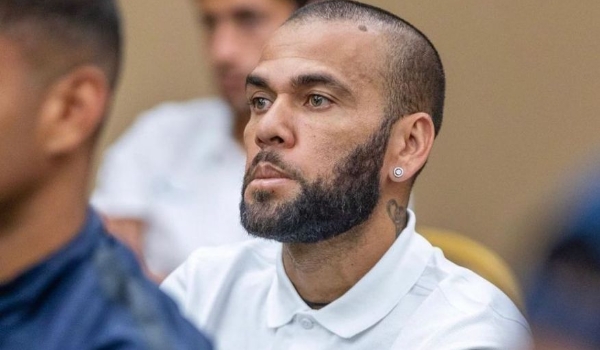 Daniel Alves é indiciado formalmente por estupro na Espanha