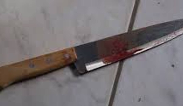 Jovem é socorrido após ser esfaqueado em várias partes do corpo 