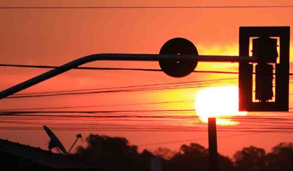 MS 40°C: Tempo seco e calor escaldante são 'combinação perfeita' para hipertermia
