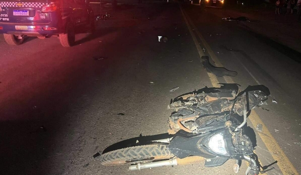 Caminhão passa por cima de motociclistas após colisão na BR-060