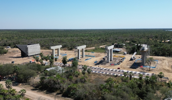 Com quase 300 estacas concluídas, construção da ponte bioceânica está em 30%