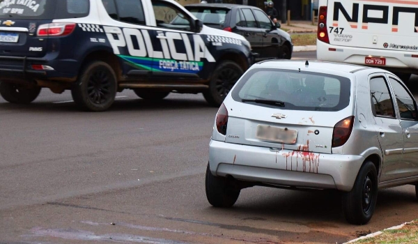 Jovem saca arma para PM e é morto a tiros