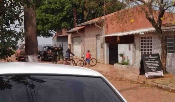 DOF fecha depósito com mais de 600 quilos de maconha e 2 são presos em Ponta Porã